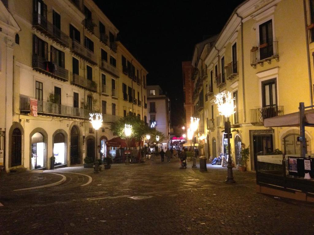 Hotel Zelzar Salerno Centro Exterior foto